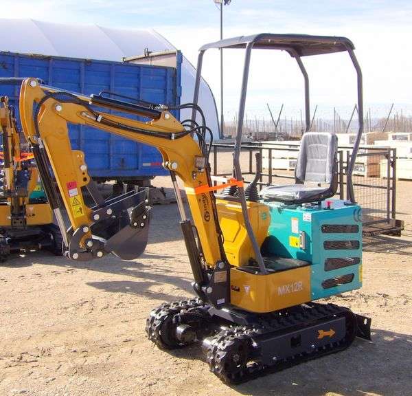 B-1131  CFG Industrial Mini Excavator