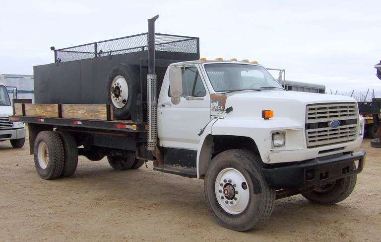 B-739 1991 Ford F-800 Flatbed with Water Tank