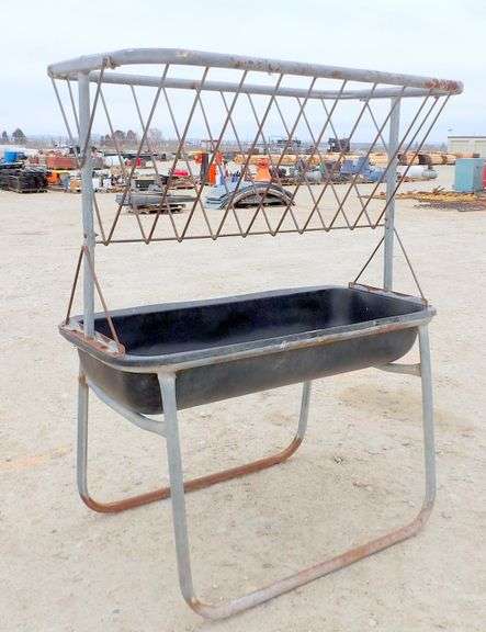 B-836  Freestanding Horse Feeder