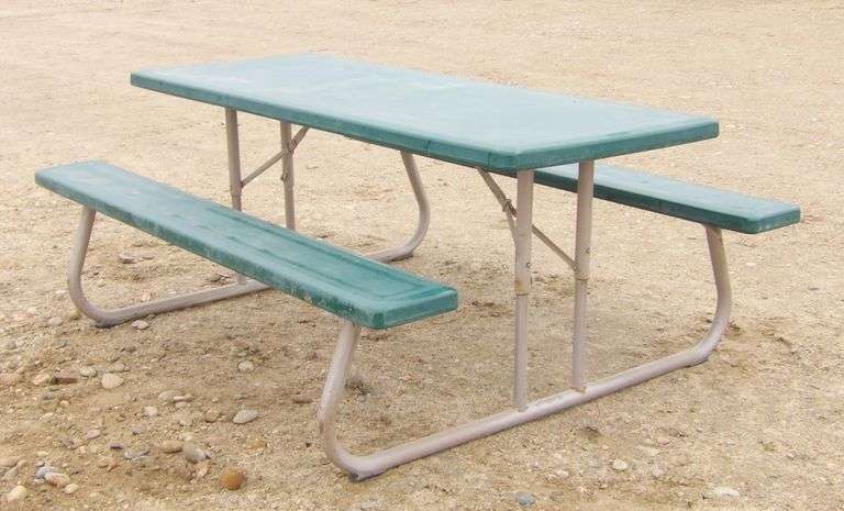 B-760  Lifetime Picnic Table