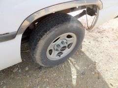 B-579  2004 GMC Sierra 1/2 Ton Pickup