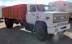 B-1030 1976 Chevy C65 Grain Truck