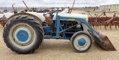 B-1110  Ford Tractor