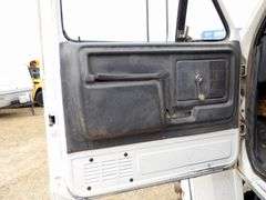 B-739 1991 Ford F-800 Flatbed with Water Tank