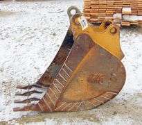 B-961 Backhoe Bucket