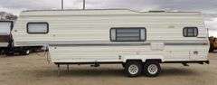 B-925 1992 Sandpiper 5th Wheel Travel Trailer