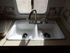 B-930  2001 Prowler 315X Travel Trailer