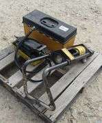 B-1005 Parker Hydraulic Fitting Press