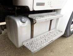 B-765  2005 Freightliner Reefer Truck