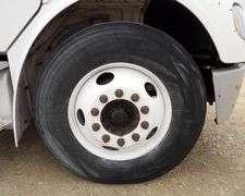 B-765  2005 Freightliner Reefer Truck