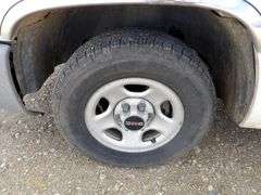 B-579  2004 GMC Sierra 1/2 Ton Pickup