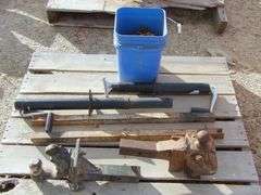 B-427  Jacks & Hitches & Chain