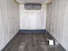 B-765  2005 Freightliner Reefer Truck