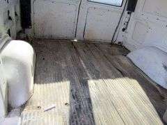 B-692  2000 GMC Safari Utility Van