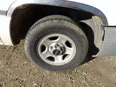 B-579  2004 GMC Sierra 1/2 Ton Pickup