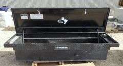 B-674  Husky Toolbox