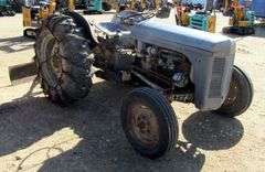 B-1124  Massey Ferguson Tractor