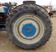 B-1110  Ford Tractor