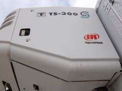 B-765  2005 Freightliner Reefer Truck