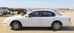 B-339  1995 Nissan Maxima