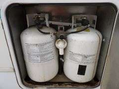 B-930  2001 Prowler 315X Travel Trailer