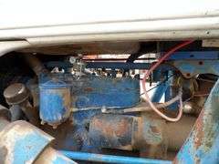 B-1110  Ford Tractor