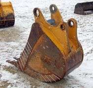 B-961 Backhoe Bucket