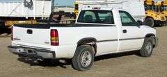 B-579  2004 GMC Sierra 1/2 Ton Pickup