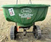 B-445  Scotts Turf Builder Spreader