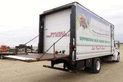 B-765  2005 Freightliner Reefer Truck