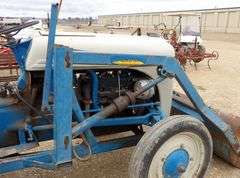 B-1110  Ford Tractor