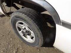 B-579  2004 GMC Sierra 1/2 Ton Pickup