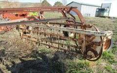 B-823 International Hay Rake