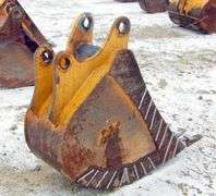 B-961 Backhoe Bucket