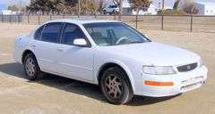 B-339  1995 Nissan Maxima