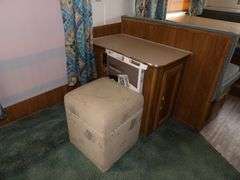 B-925 1992 Sandpiper 5th Wheel Travel Trailer