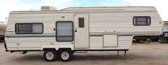 B-925 1992 Sandpiper 5th Wheel Travel Trailer