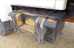 B-739 1991 Ford F-800 Flatbed with Water Tank