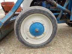 B-1110  Ford Tractor