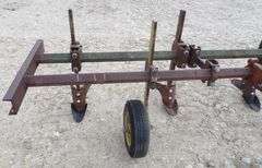 B-1034 5 Row Cultivator