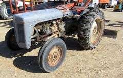 B-1124  Massey Ferguson Tractor