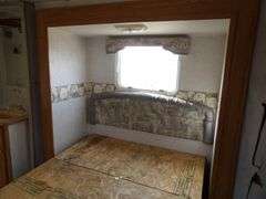 B-930  2001 Prowler 315X Travel Trailer