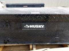 B-674  Husky Toolbox