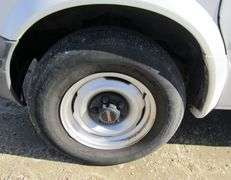 B-692  2000 GMC Safari Utility Van