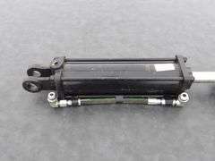 B-1074 Delavan Hydraulic Cylinder