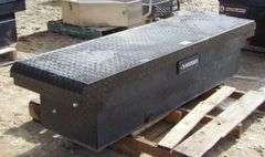 B-674  Husky Toolbox