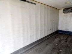 B-765  2005 Freightliner Reefer Truck