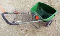 B-445  Scotts Turf Builder Spreader