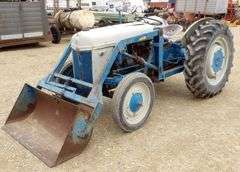 B-1110  Ford Tractor