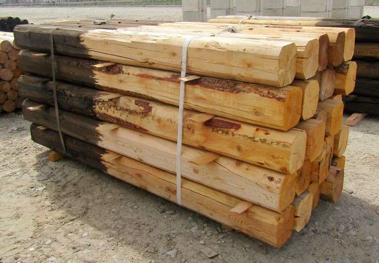M-172  Wooden Fence Posts (25)